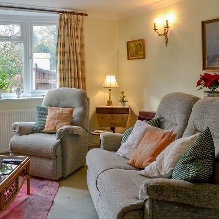 Swallow Barn Villa Chobham  ภายนอก รูปภาพ
