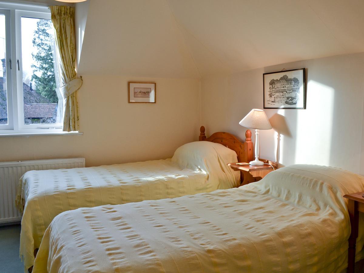 Swallow Barn Villa Chobham  ภายนอก รูปภาพ