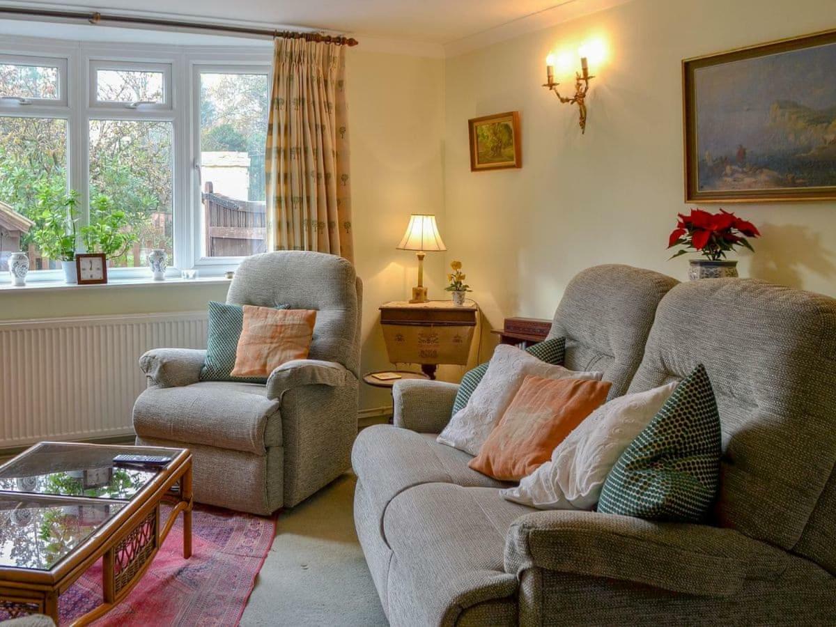 Swallow Barn Villa Chobham  ภายนอก รูปภาพ